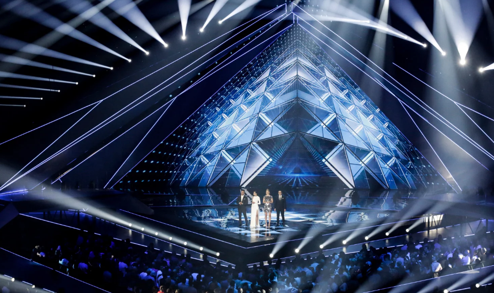 Первый полуфинал "Евровидения - 2019": соцсети не могут прийти в себя от инцидента в зрительном зале - видео