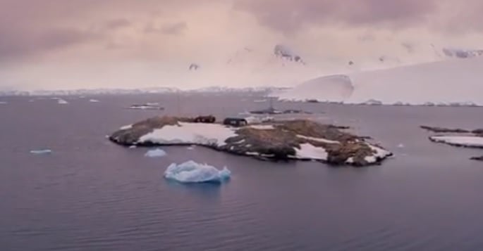 В Антарктиде найден таинственный телепортал в параллельный мир