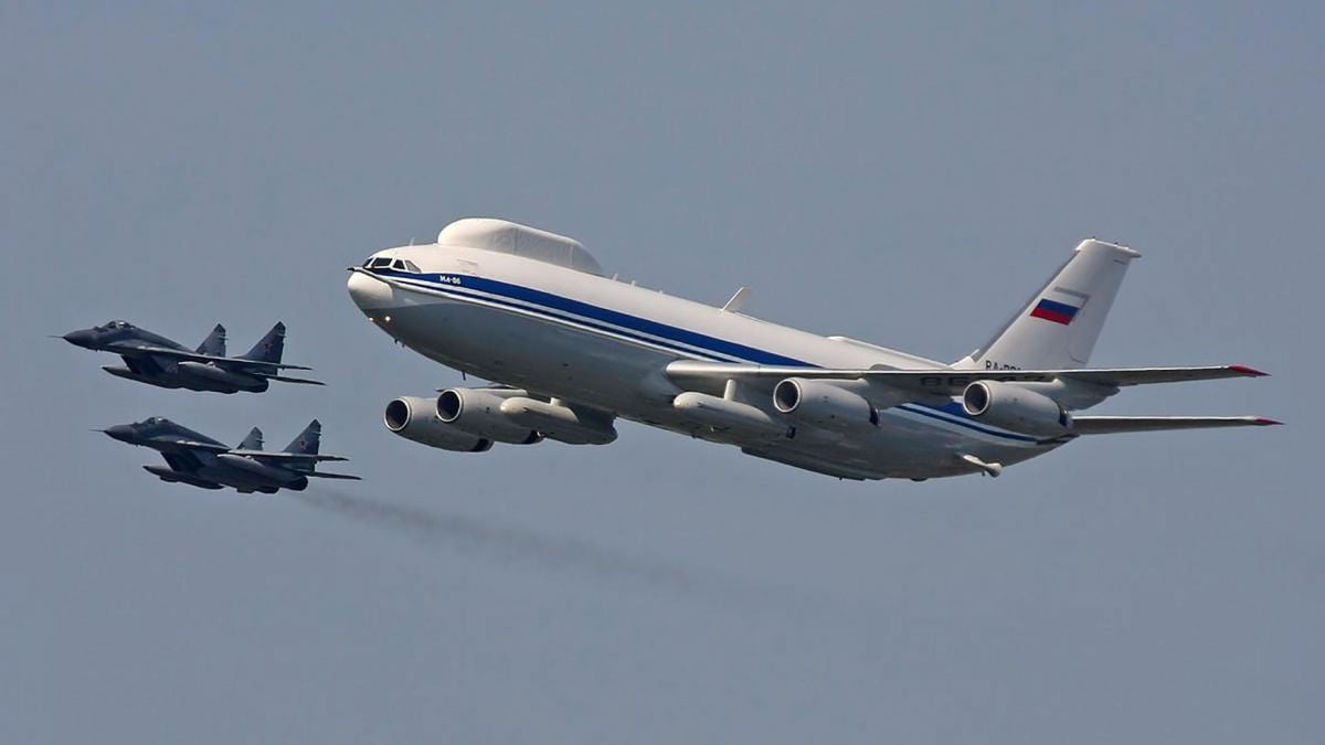 В Москве внезапно отменили воздушную часть парада и пролет "самолета судного дня" "Ил-80" – СМИ