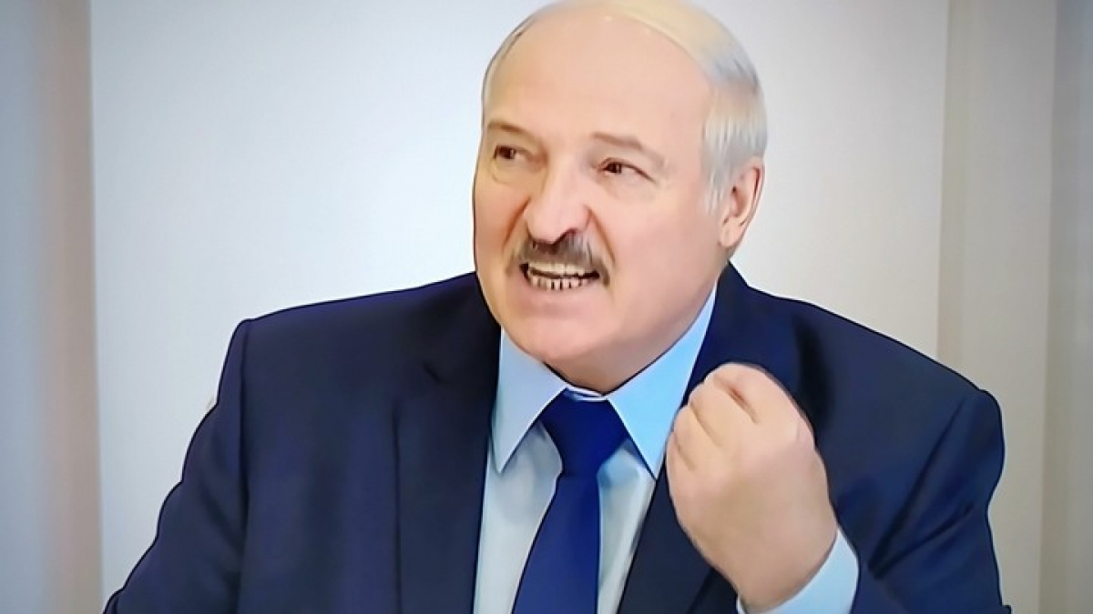 У Зеленского отреагировали на громкие обвинения Лукашенко: "При чем здесь Украина?"