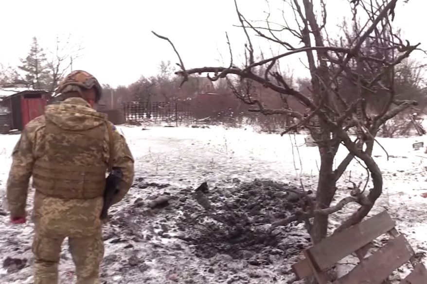 ​ВСУ показали последствия удара армии РФ по Водяному: "Тут военных вообще нет, дед чудом выжил"