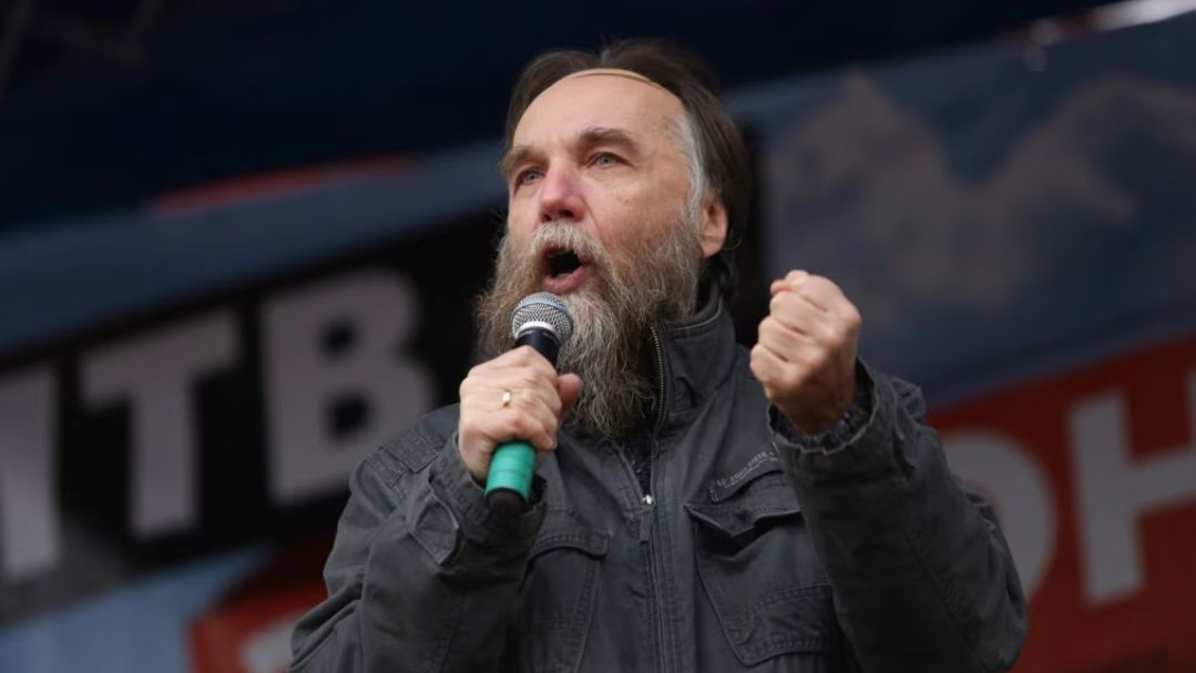 Дугин рассказал Собчак, кому из россиян дадут доступ к Интернету, – ее лицо перекосило