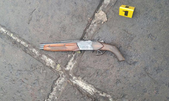 На Донбассе пенсионер стрелял в мэра и пытался взорвать его боевой гранатой