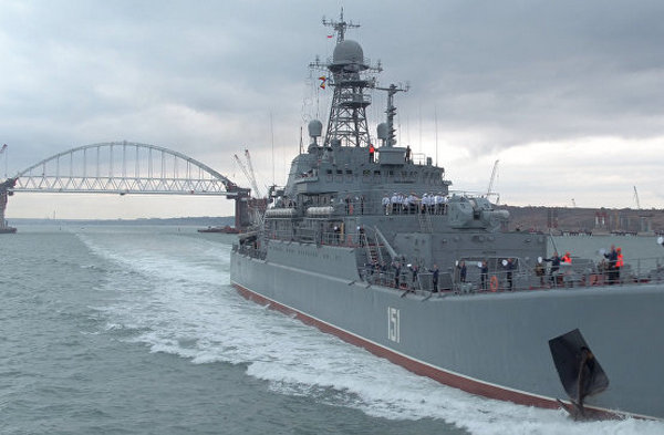 Ситуация на грани взрыва: РФ перебросила в Азов десятки боевых кораблей