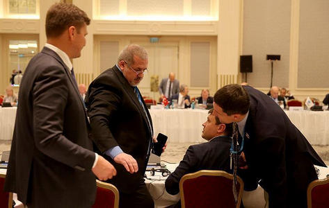​Россия спровоцировала скандал на сессии ассамблеи Черноморского экономического сотрудничества в Стамбуле, притянув с собой "депутата" из Крыма