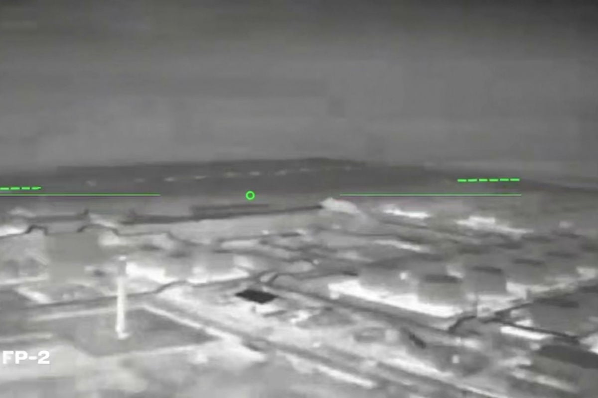 ​Третий удар за месяц: ССО показали, как вывели из строя ключевую нефтебазу оккупантов в Крыму