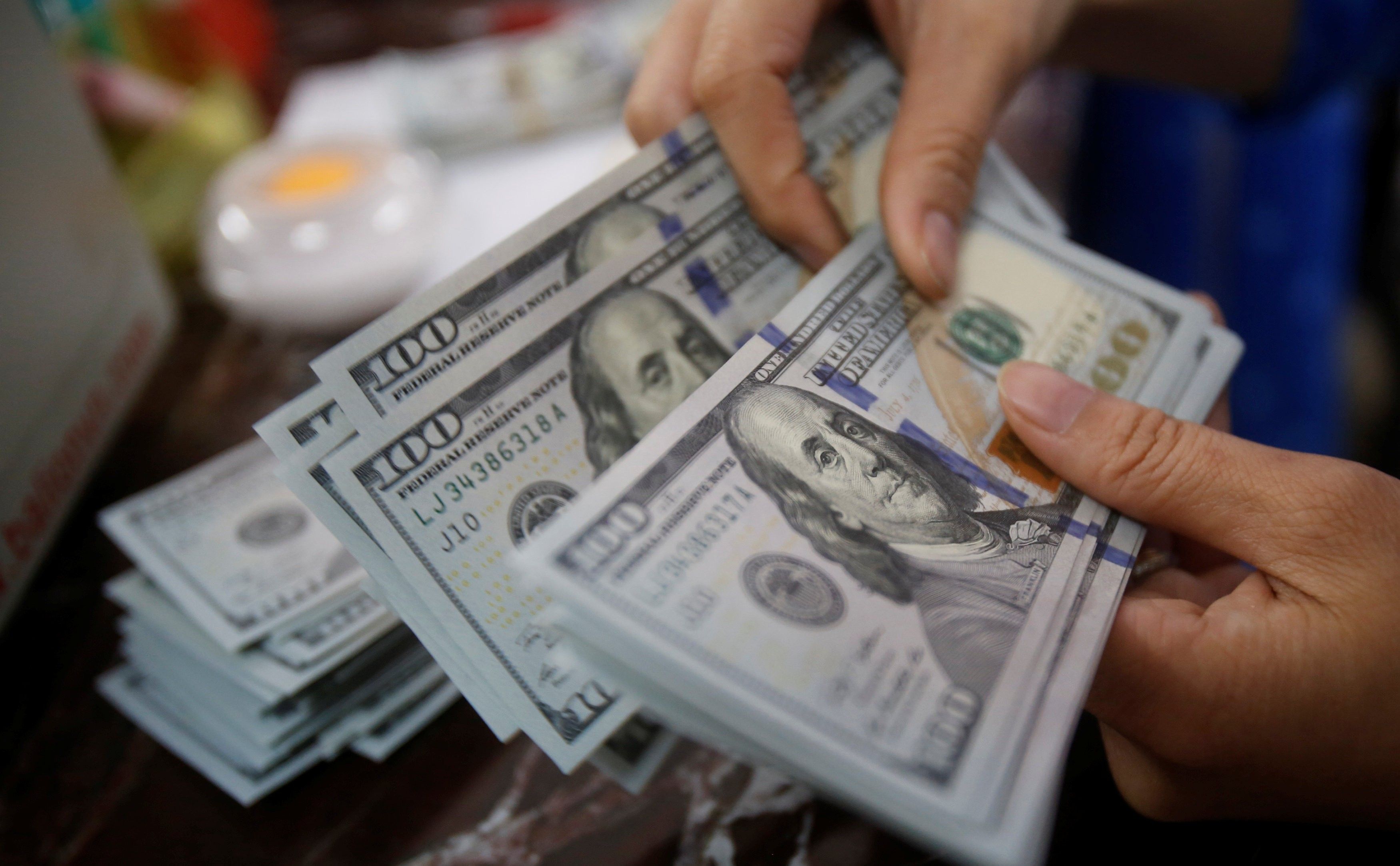 Доллар в Украине "взлетит": прогноз по курсу валют на неделю