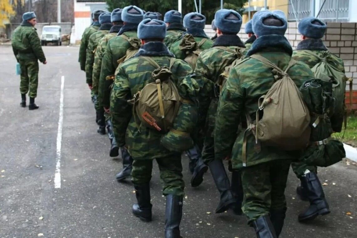 Мобілізовані росіяни масово дзвонять до України: у ГУР розповіли, про що вони запитують