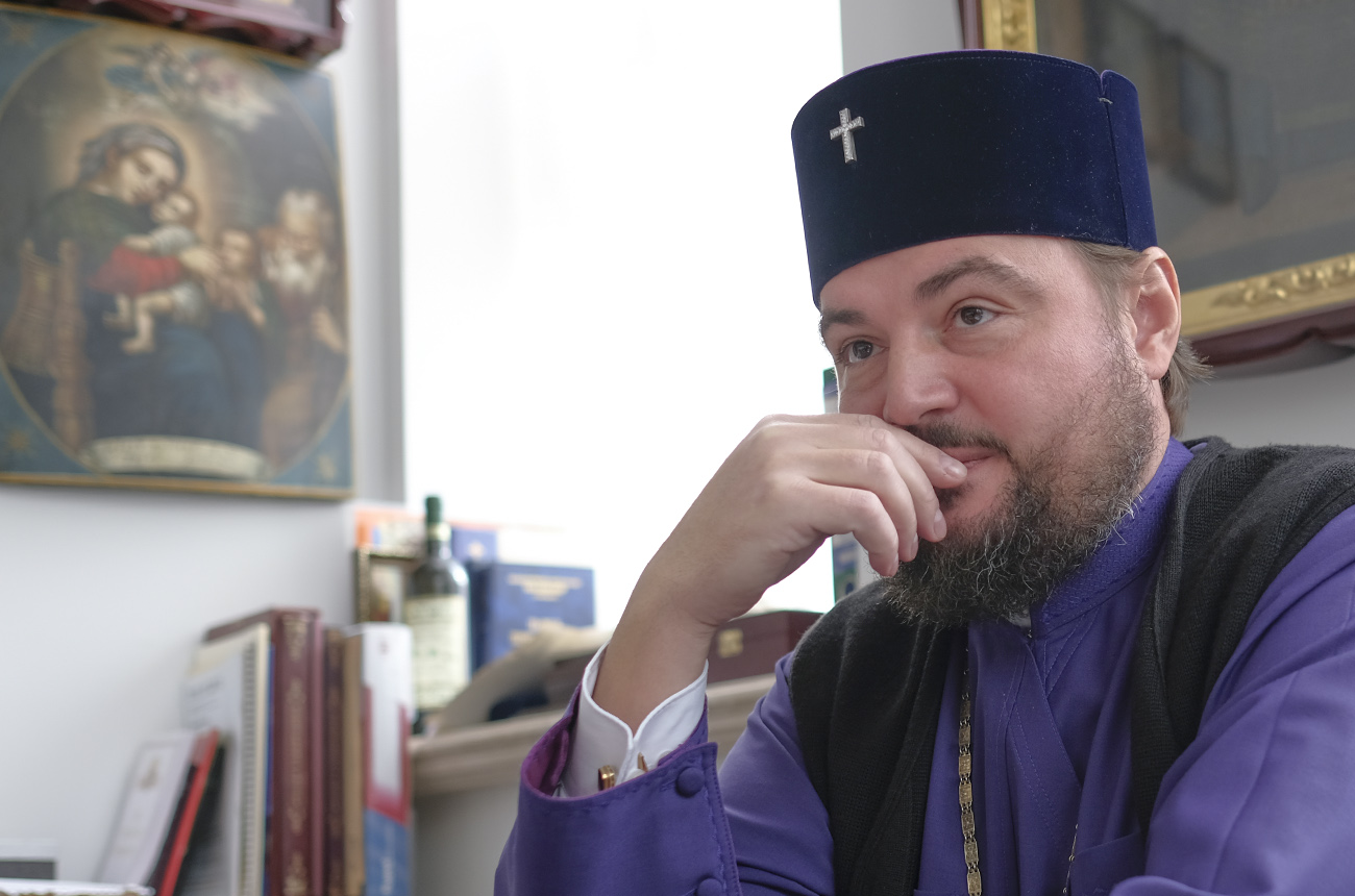 Священник Александр Драбинко рассказал, что думает о переименовании Российской церкви в Украине