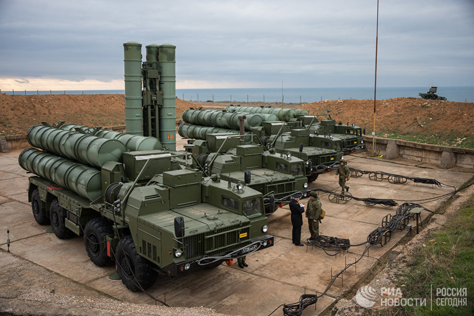 Штаты пригрозили Эрдогану санкциями в случае покупки военной техники у России