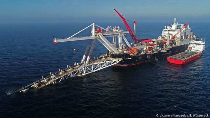 Россия возобновила строительство "Северного потока - 2" в водах Дании: "Газпром" нашел способ достроить газопровод