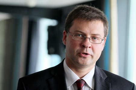 В Еврокомисси недовольны скоростью конституционной и судебной реформ Украины