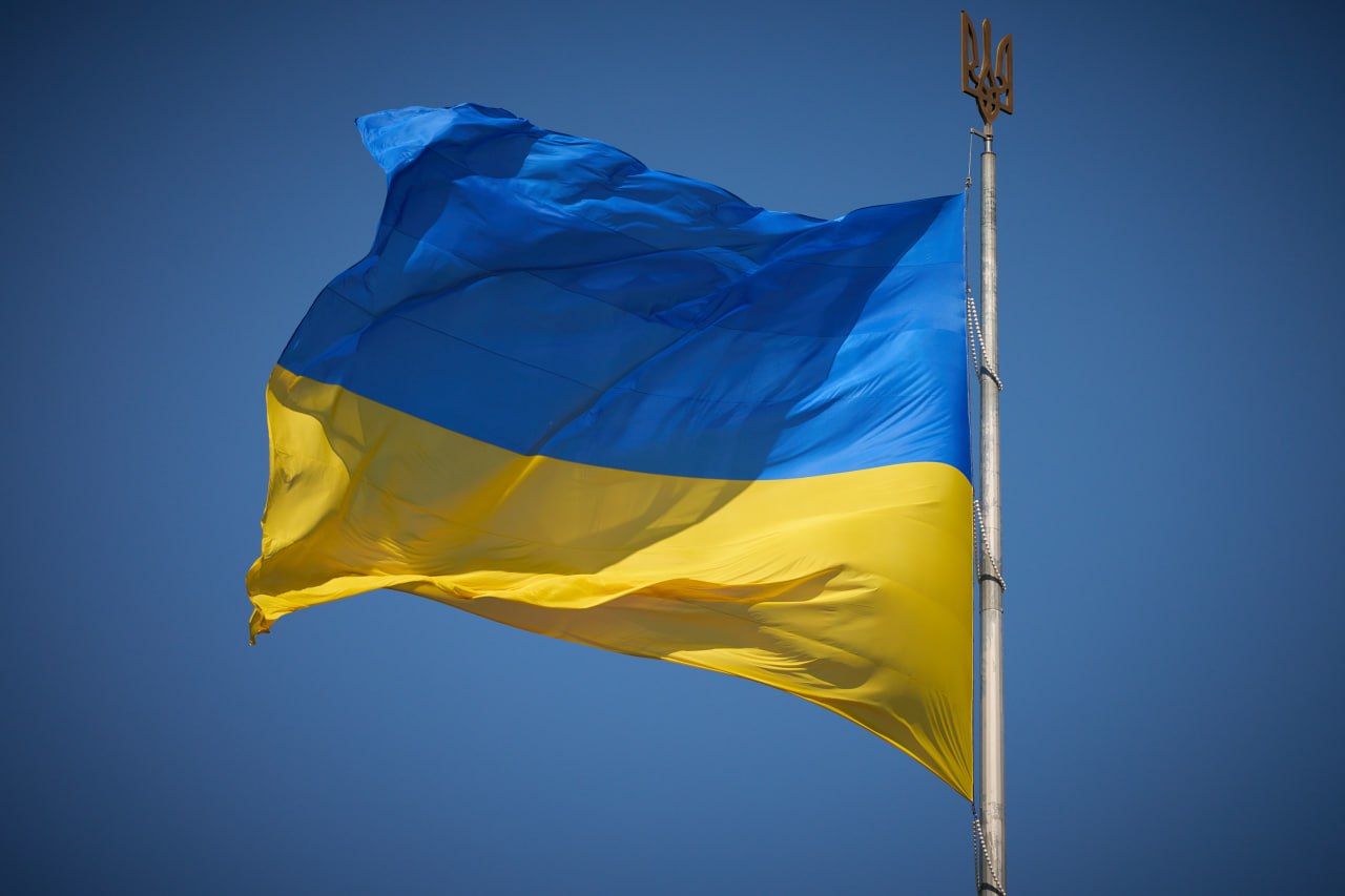 В День Независимости Украины РФ ударила по многоэтажке в Чернигове – много пострадавших мирных граждан