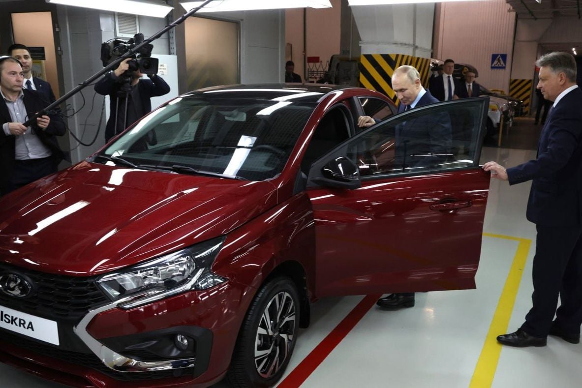 ​АвтоВАЗ тормозит выпуск Lada Iskra: свидетельство коллапса российской автоиндустрии