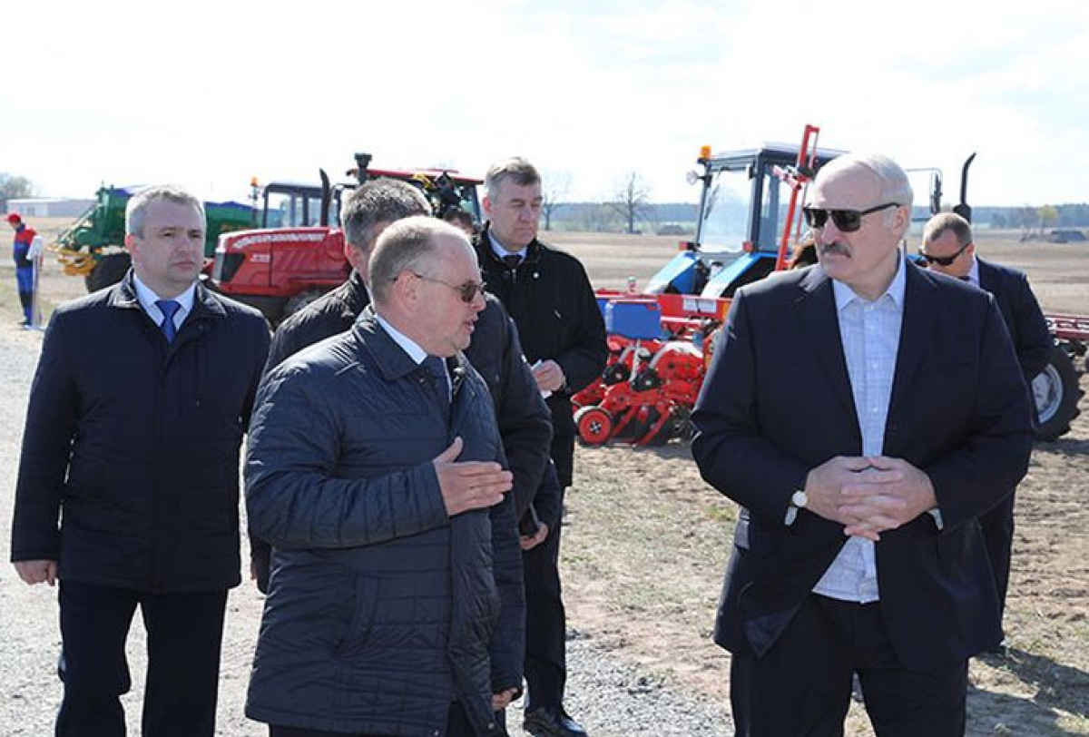 Лукашенко о введении карантина в Беларуси: "Людям это не нужно, могут и на вилы поднять"