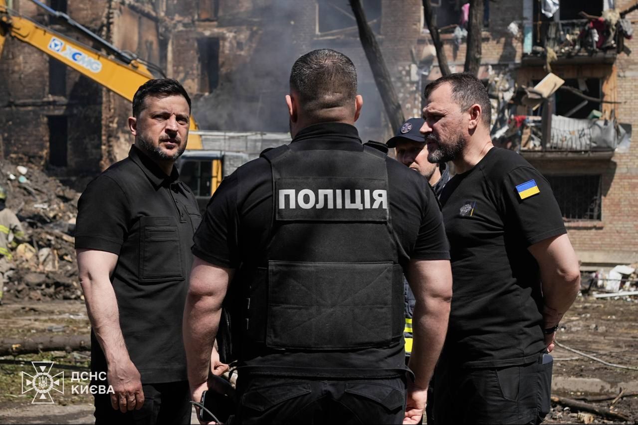 ​Зеленский приехал в музей Чернобыля, разрушенный ударом РФ