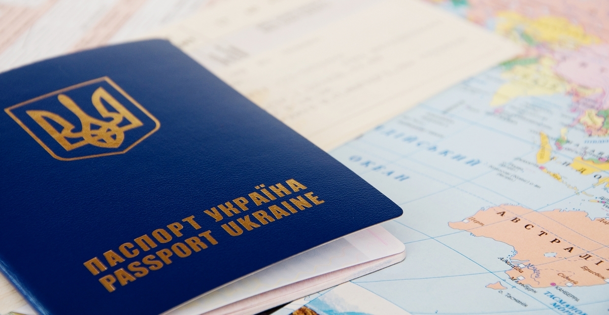 ​Террористы “ДНР” начали изымать украинские паспорта у граждан: Казанский рассказал о диком нововведении в “резервации”
