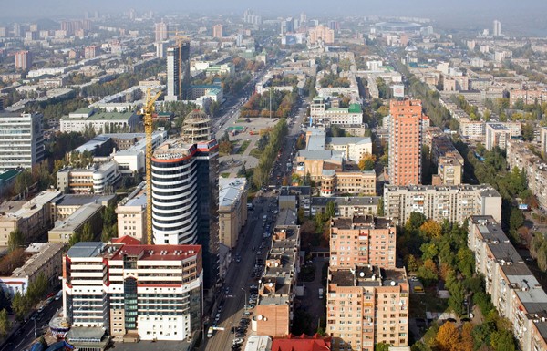 Мэрия Донецка: Жители города проснулись под залпы и взрывы со стороны аэропорта