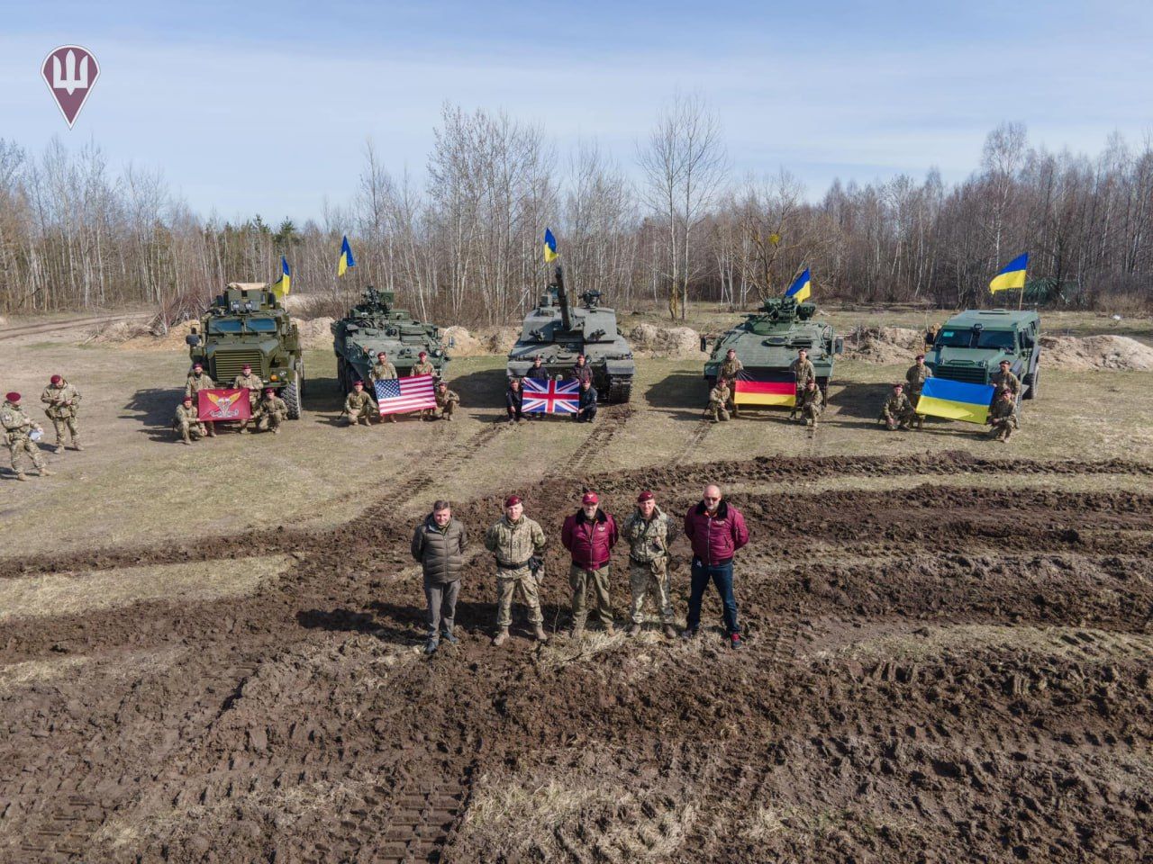 Танки Challenger 2 уже в Украине: фотоотчет от Резникова