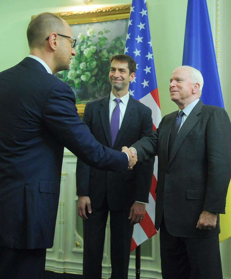 Яценюк – Маккейну: Россия и Украина разные народы 