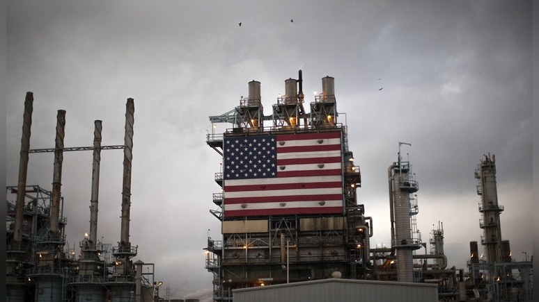США нанесли сокрушительный удар по ценам на нефть: сланец "отбросил" "черное золото" до недельных минимумов - Россия "запасается солью и спичками"