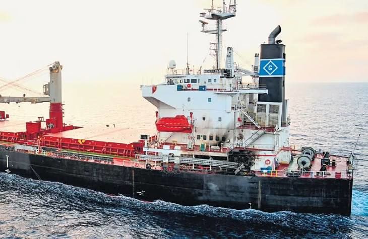 Хуситы ударили по украинскому судну в районе Красного моря – есть раненый