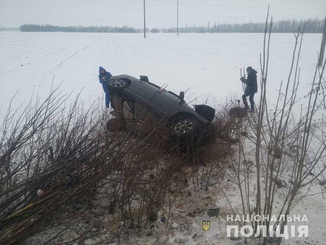 8 человек погибли в ДТП под Николаевом 1 января: одна из машин превратилась в груду металла - фото 