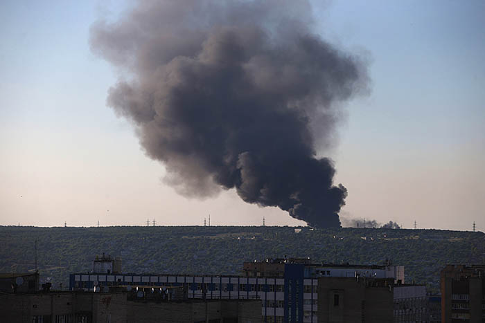 Разрушительные и смертельные взрывы на военных складах в Сватово: даже год спустя военные находят ежедневно опасные боеприпасы