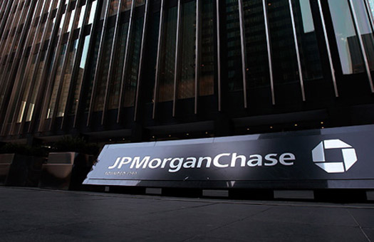 Американец Джошуа Аарон, который обвиняется в хакерском взломе баз данных банка JPMorgan Chase, хочет обосноваться в России.