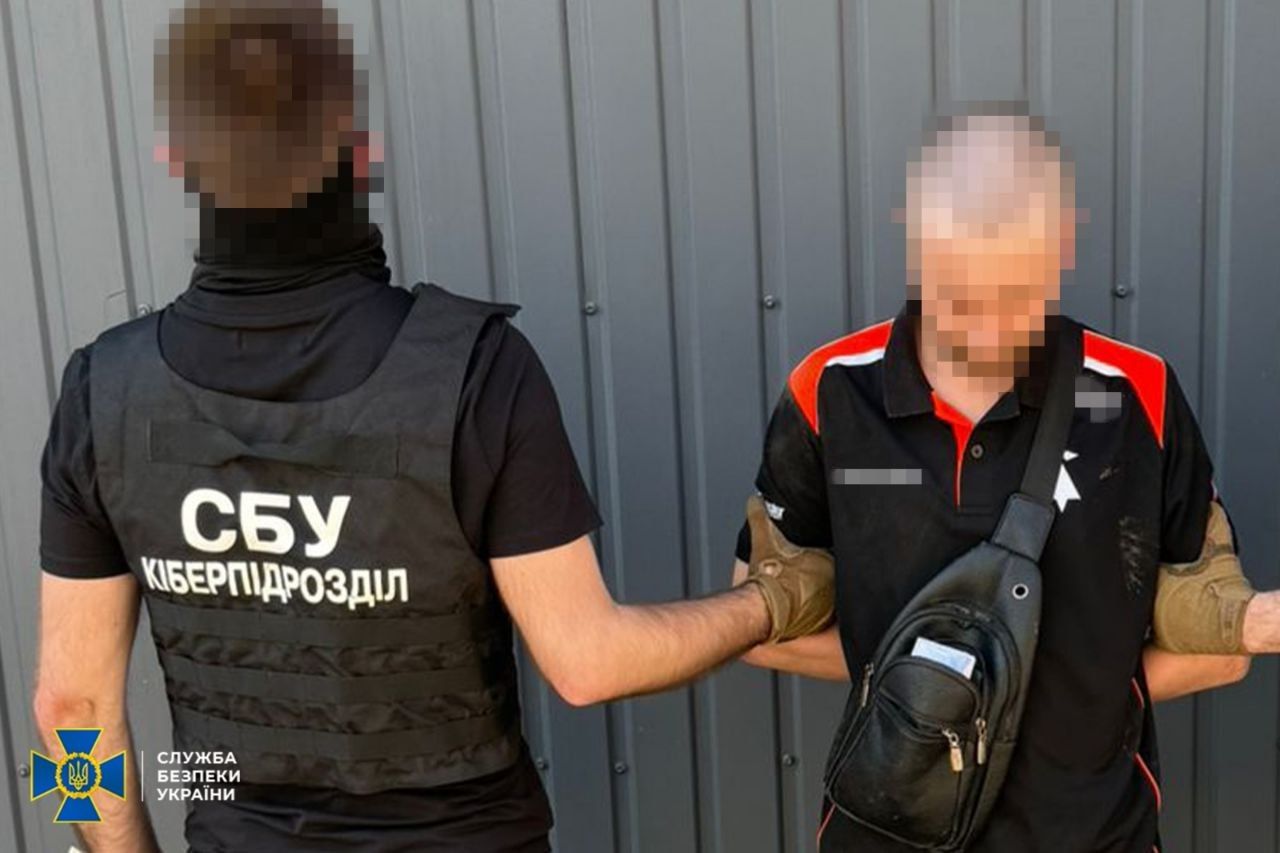 В Киеве СБУ поймала на горячем пособника оккупантов: дезертир регистрировал терминалы Starlink 