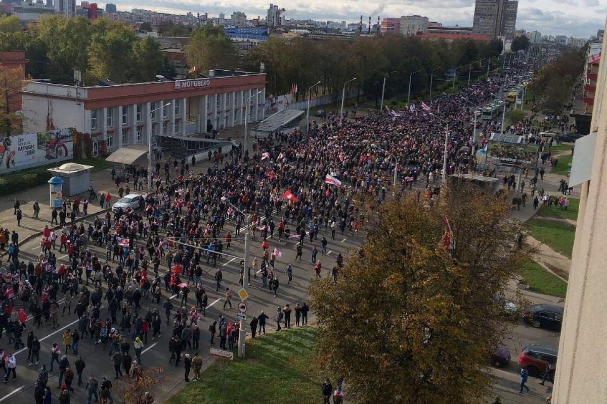 ​В Минске "Партизанский марш": десятки тысяч белорусов вышли отправить на "свалку истории" Лукашенко