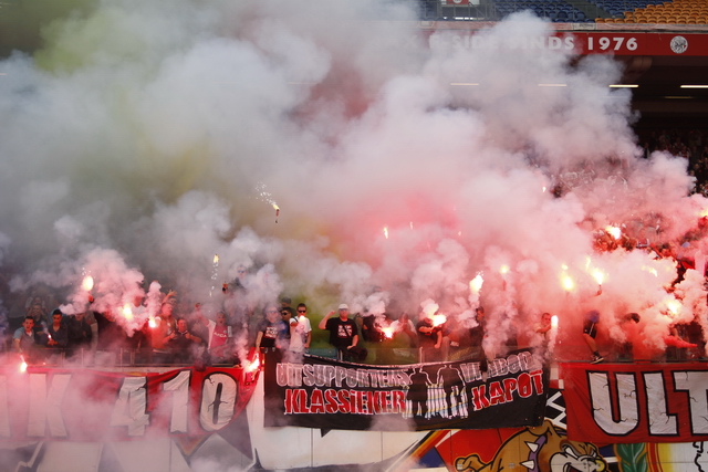 "Поддержали" команду: болельщики "Фейеноорд" разгромили центр Рима на 5,2 млн евро
