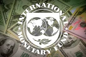 МВФ: Украина на пороге дефолта, стране нужно дать больше кредитов 
