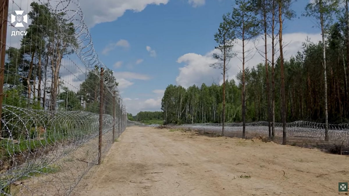 Ударные дроны и "зубы дракона": пограничники показали "килл-зону" на границе с Беларусью