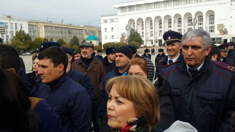 "Они перережут мус***в", - что ждет Дагестан, если Путин решится "задушить" протест