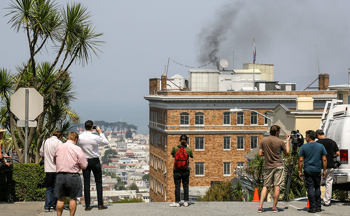 Российские дипломаты заплатят крупный штраф за "испорченный воздух" в Сан-Франциско 