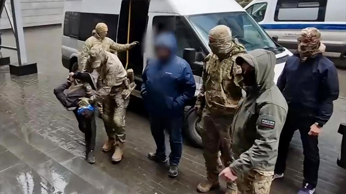 ​После ФСБшных пыток признаешься во всем: СМИ показали избитых подозреваемых в деле о "Крокус Сити Холл"
