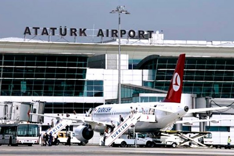 Главный аэропорт Турции возобновил работу: после попытки госпереворота воздушная гавань приняла первый рейс