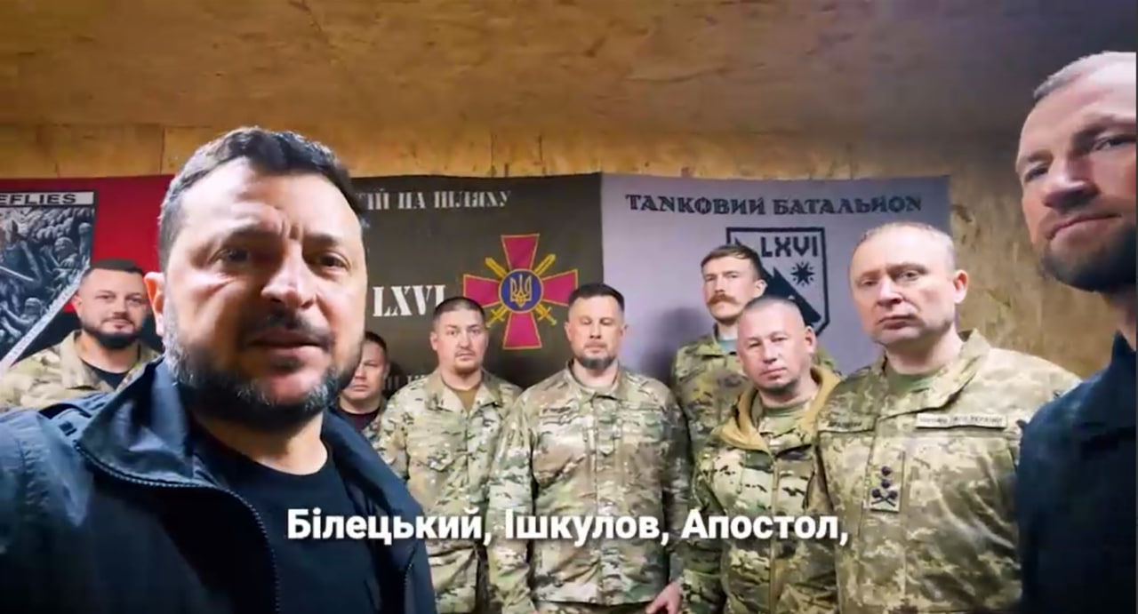 Зеленский с передовой обратился к защитникам и защитницам: "Слава вам! Слава Украине! Героям слава!"