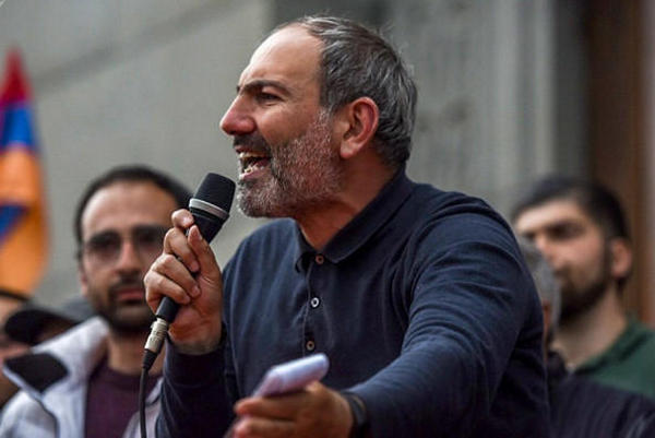 Бархатная революция в Армении: в Ереване арестован лидер протестного движения Пашинян - подробности и кадры