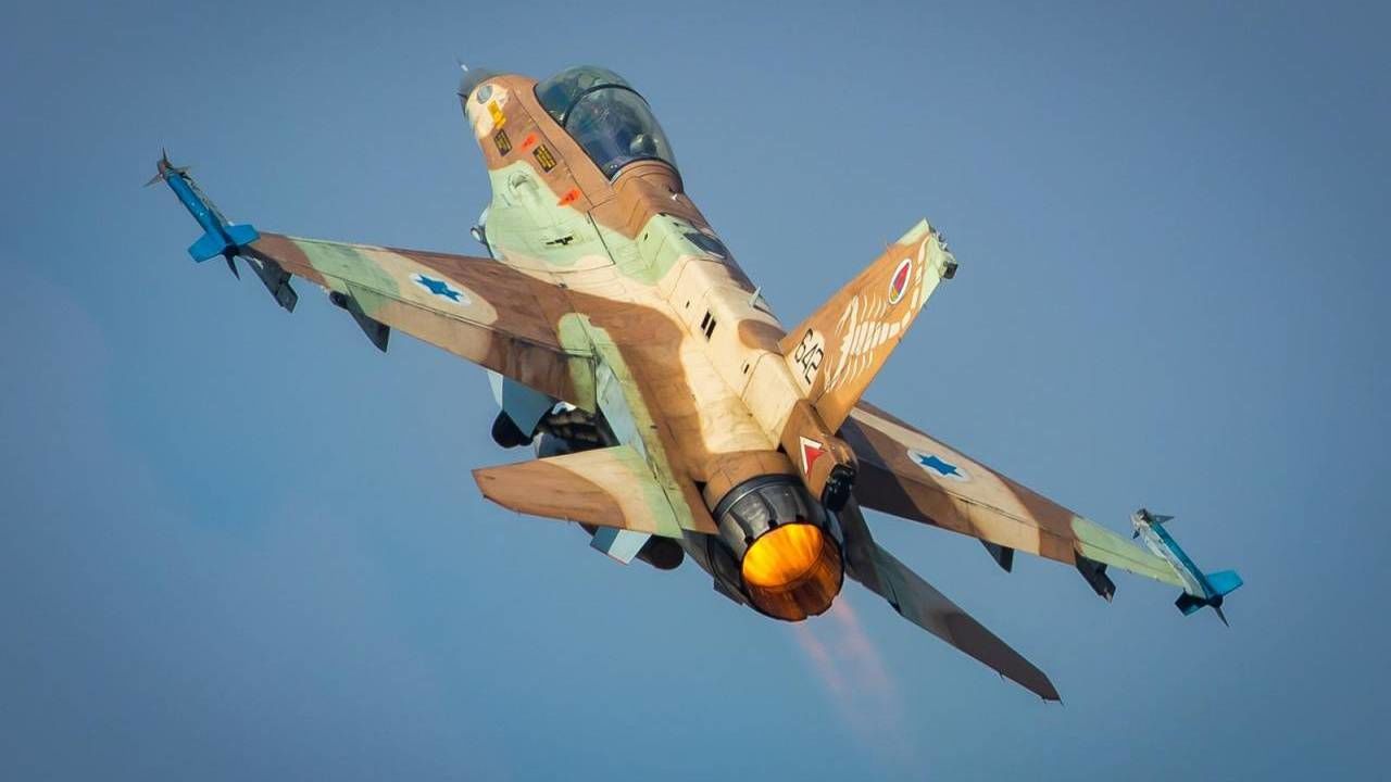 ВВС Израиля разбили в Сирии колонну грузовиков с иранским оружием - WSJ