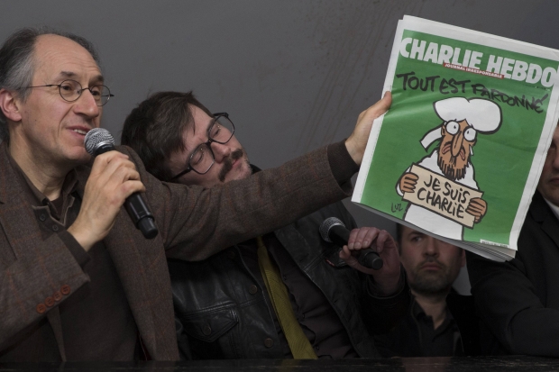 Сегодня в продажу поступил новый номер Charlie Hebdo с Мухаммедом на обложке