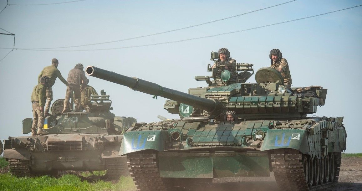 Ставят ПВО и зарывают танки: россияне опасаются контрнаступления ВСУ