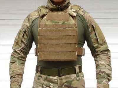 Канадский самолет с военным обмундированием вылетел в Украину