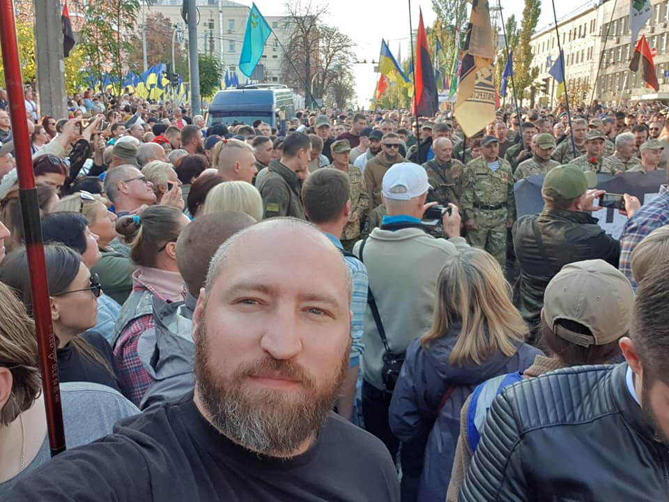 "Нас 30 тысяч - капитуляция не пройдет", - ветераны АТО Гай и Прозапас показали фото марша в Киеве