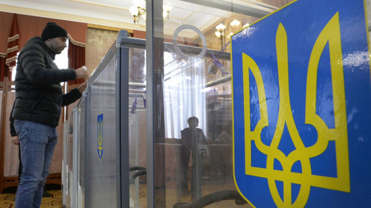 Отмена второго тура местных выборов в Украине: в "Слуге народа" сделали заявление