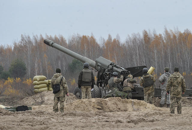 ​Оборонпром Украины возрождается: Турчинов показал впечатляющие кадры испытаний новейших украинских 152-мм и 60-мм боеприпасов, которые заставят вздрогнуть агрессора