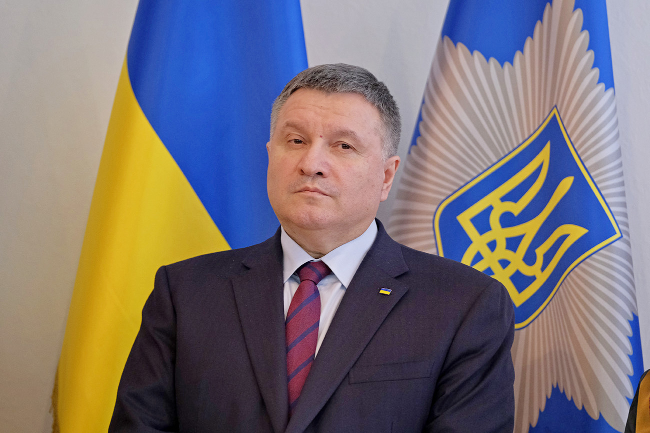 Аваков жестко выступил против регистрации соратника Януковича Клюева, который собрался в Раду