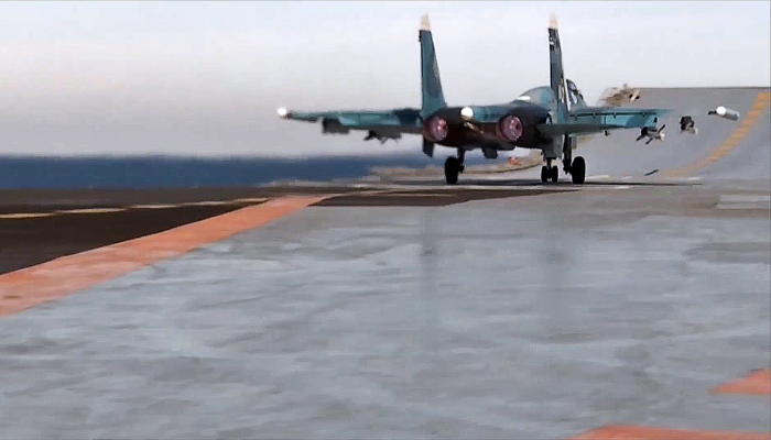​Еще один путинский Су-33 с дымящего “Адмирала Кузнецова” утонул в Средиземном море
