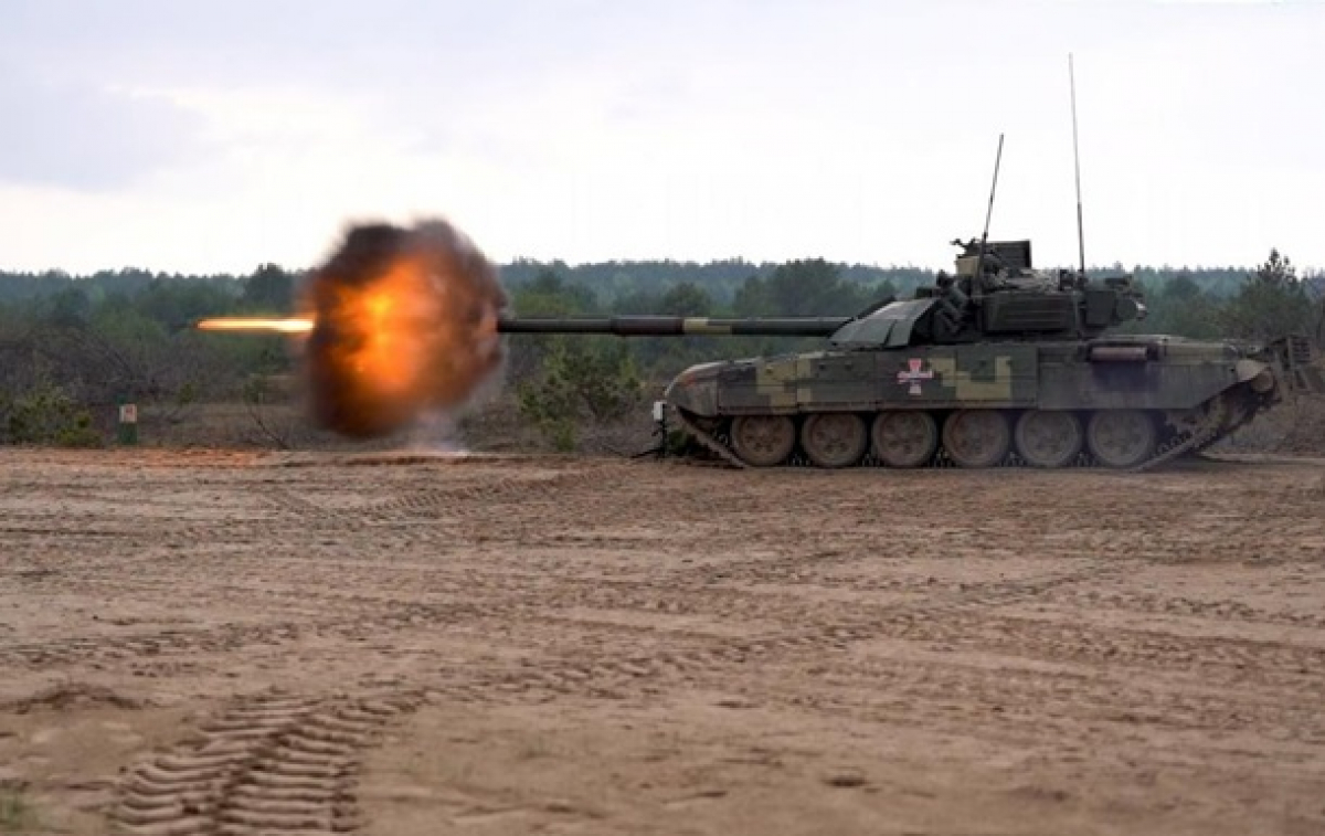 Новые снаряды "Комбат" станут серьезным "аргументом" против российской бронетехники, кадры